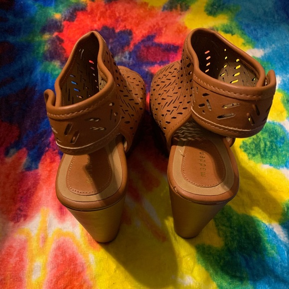 🍂Very gently worn Madden Girl wedges! - Picture 5 of 6